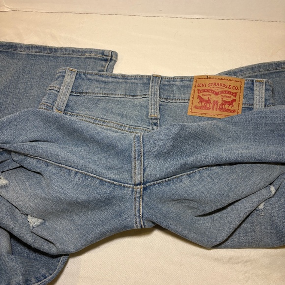 Levi's 725 High Rise Women's Light Blue Distressed Jeans Bootcut Size 25x30 - Picture 8 of 12